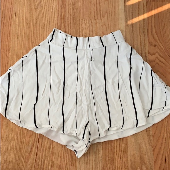 Pants - High waisted shorts